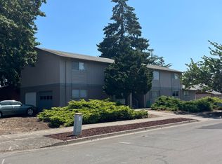 1889 10th St #D, Springfield, OR 97477