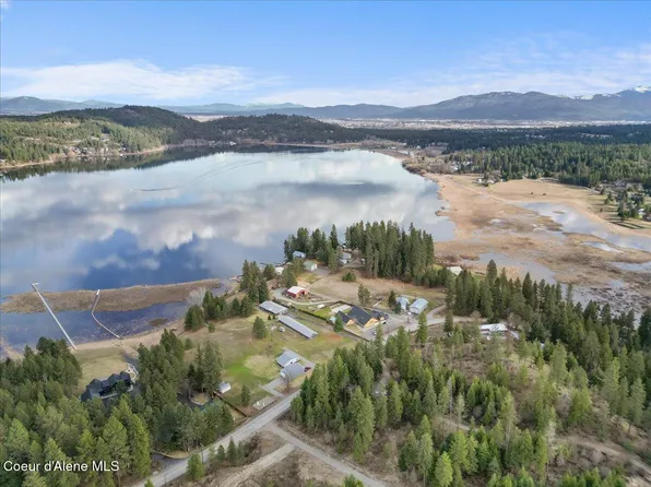 13687 N Hauser Lake Rd, Hauser, ID 83854
