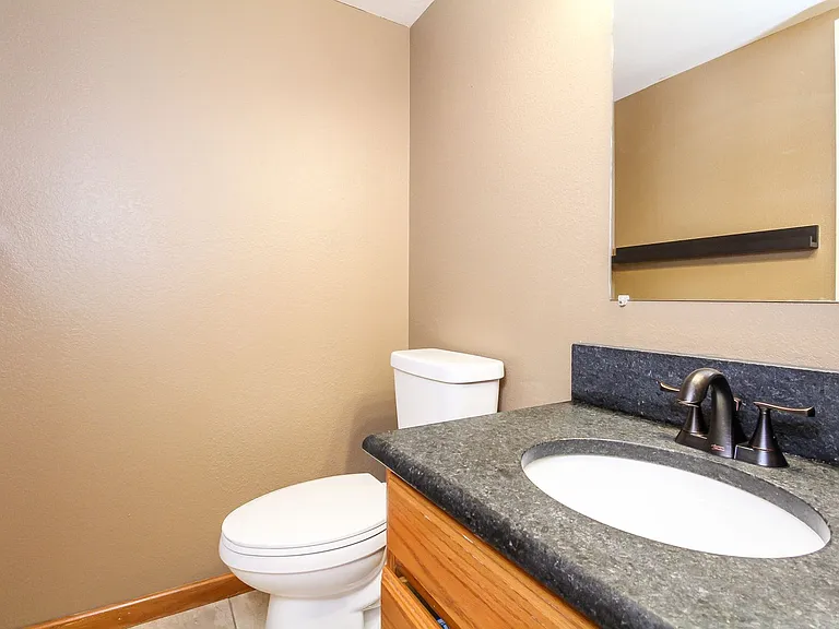 1724 Tanglewood Dr — Photo 13