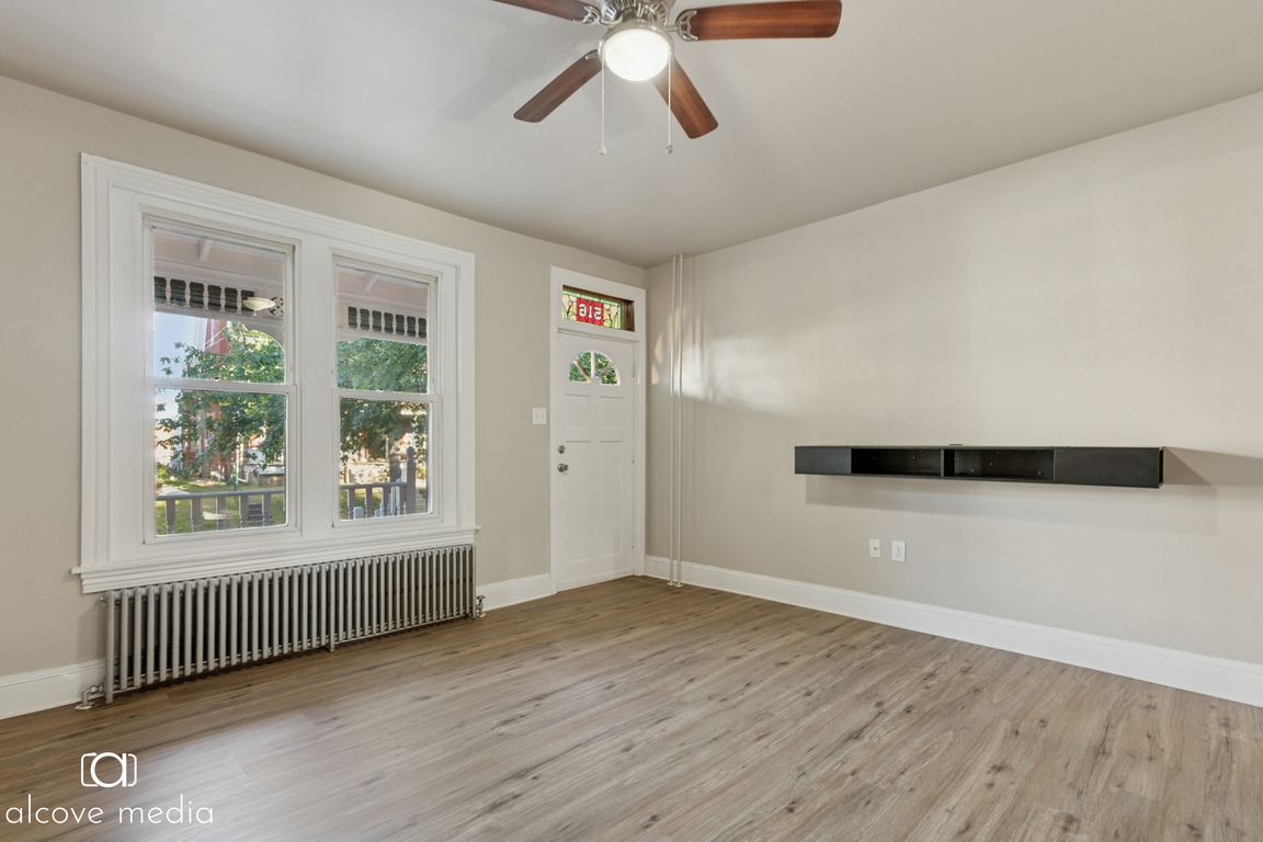 next background image