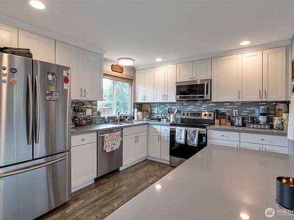 3rd image of 9703 59th Drive NE