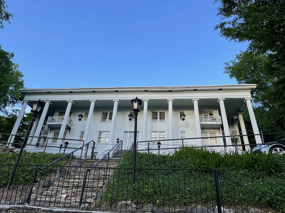 1st image of 149 Peachtree Cir NE #34