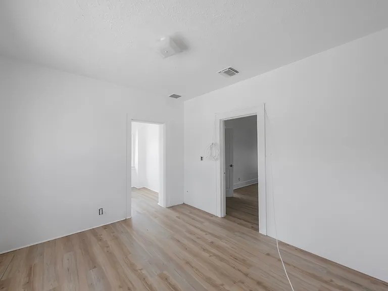 874 21st Ave S — Photo 5
