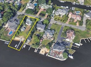 226 W Islip Rd, West Islip, NY 11795