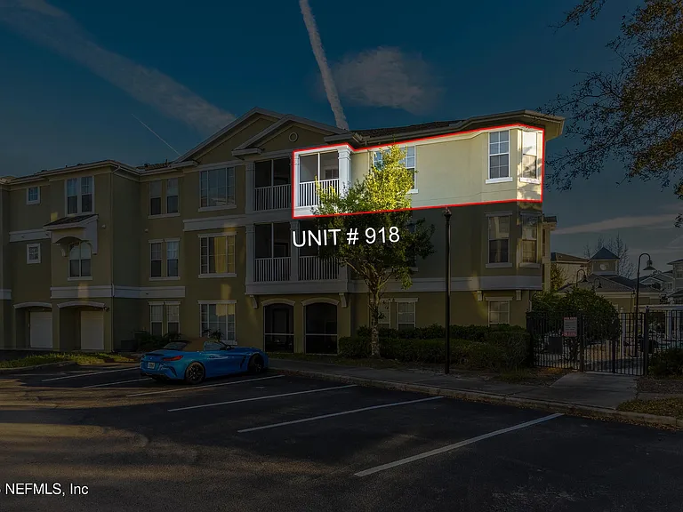 8290 Gate Pkwy W #918 — Photo 2