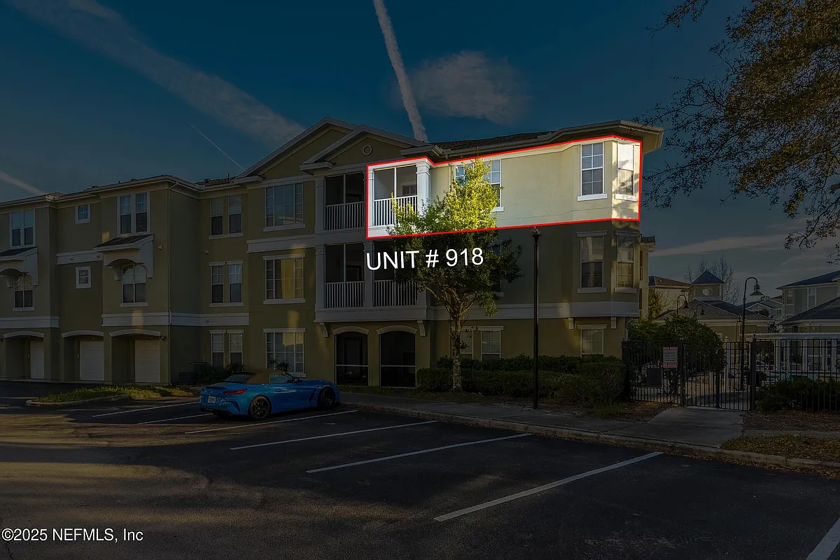 Building Photo - 8290 Gate Pkwy W #918