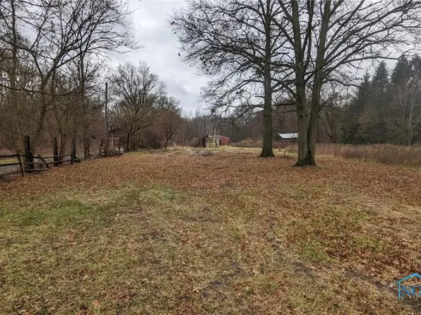 9765 Old State Line Rd, Holland, OH 43528