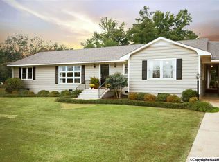 423 Booth St SW, Hartselle, AL 35640