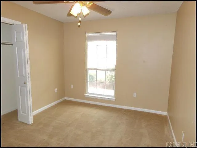 1009 Foxwood Dr — Photo 15
