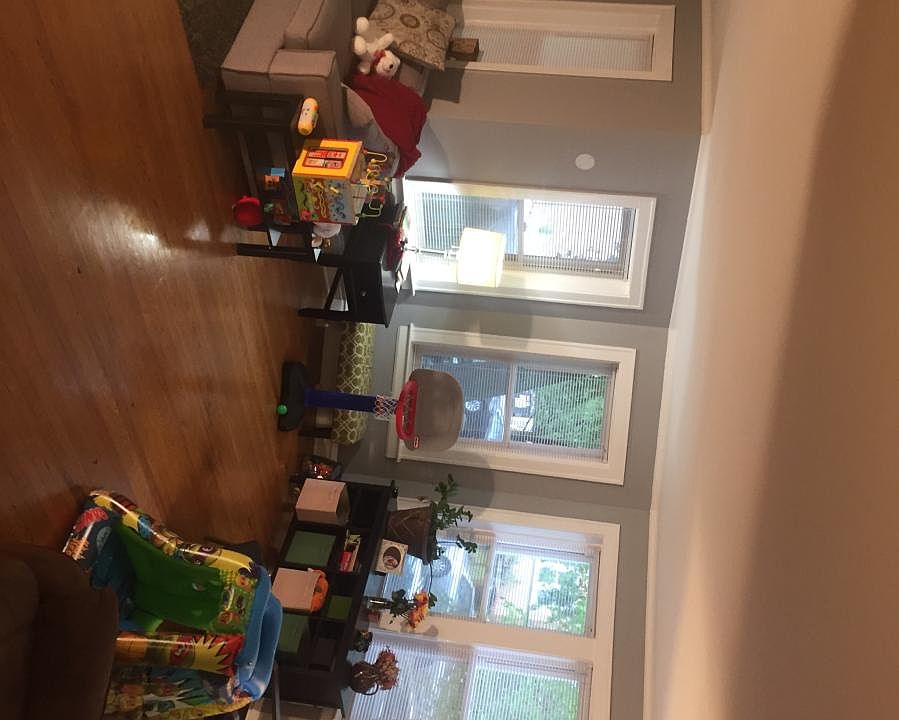 1st image of 6419 N Leavitt St #1