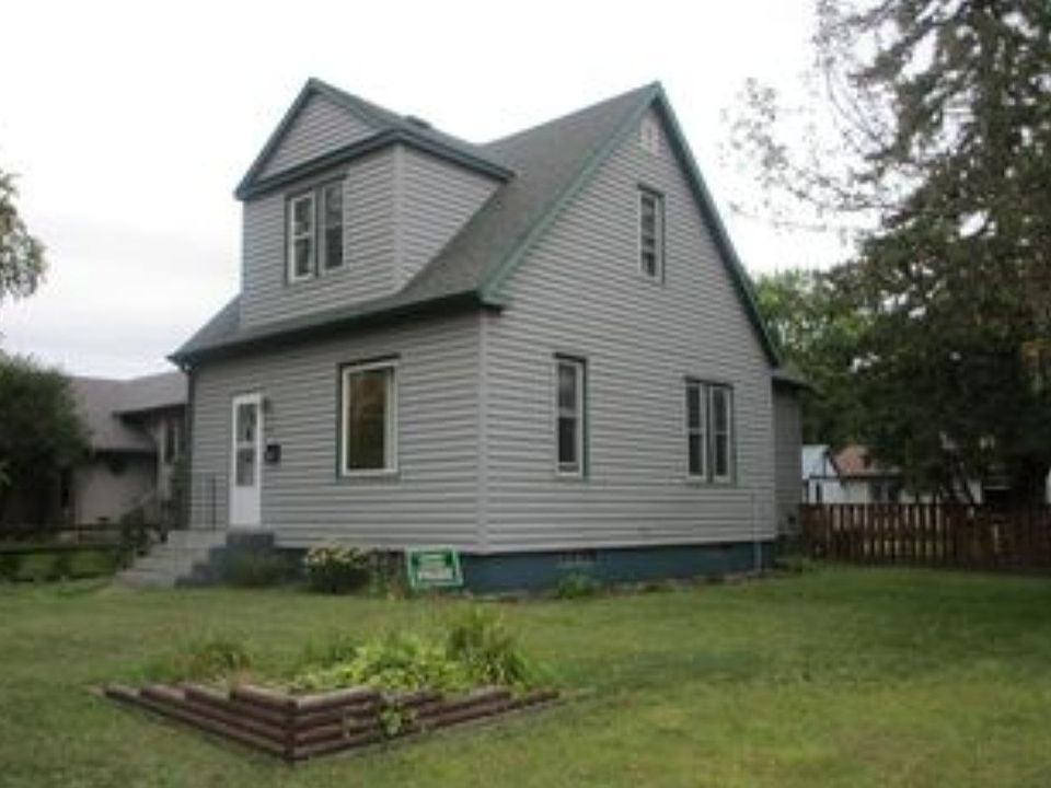 1st image of 202 11th St N