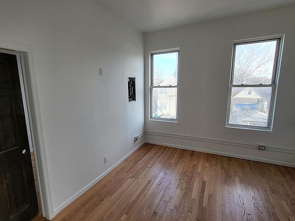 5th image of 2523 S Whipple St #3R