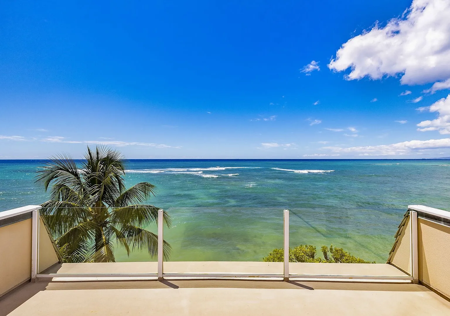 Oceanfront, Diamond Head Surf House — Photo 4
