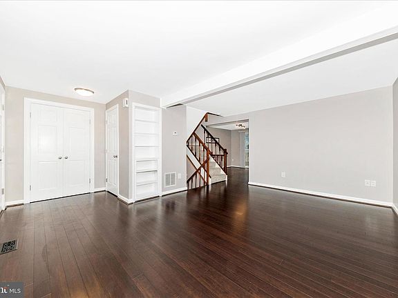 4th image of 18048 Wagonwheel Ct