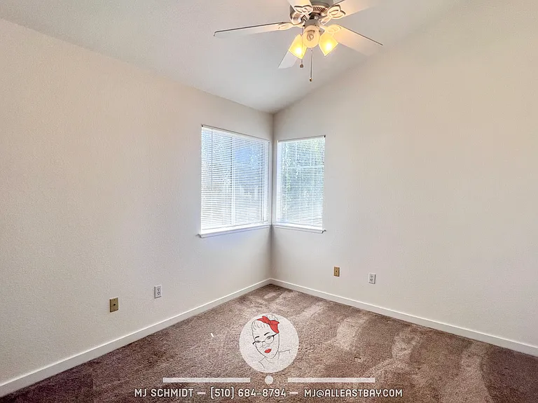 303 Sutton Cir — Photo 15