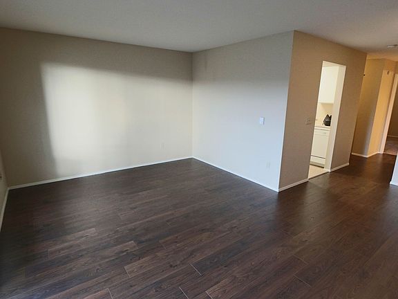 4th image of 2820 15th Ave W APT 204