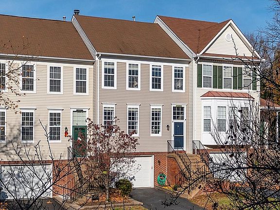 3rd image of 14721 Beaumeadow Dr