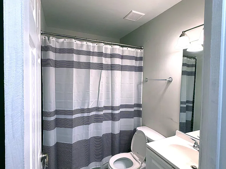 Shared bathroom between rooms