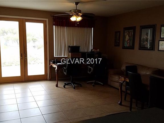 3rd image of 816 Bear Mountain Ave