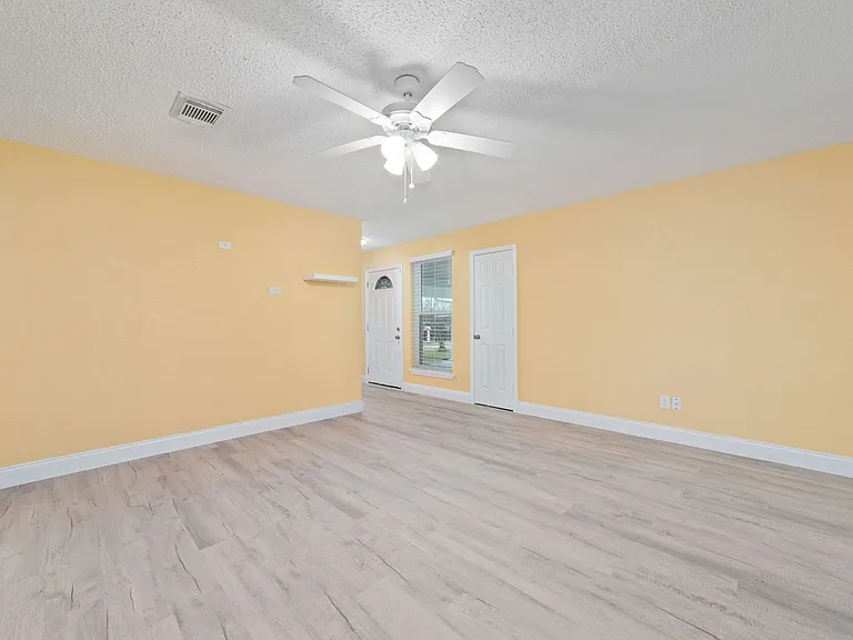 11610 Grapewood Dr — Photo 9