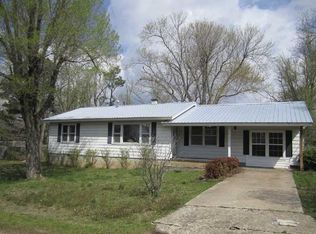 414 E Graham St, Prairie Grove, AR 72753