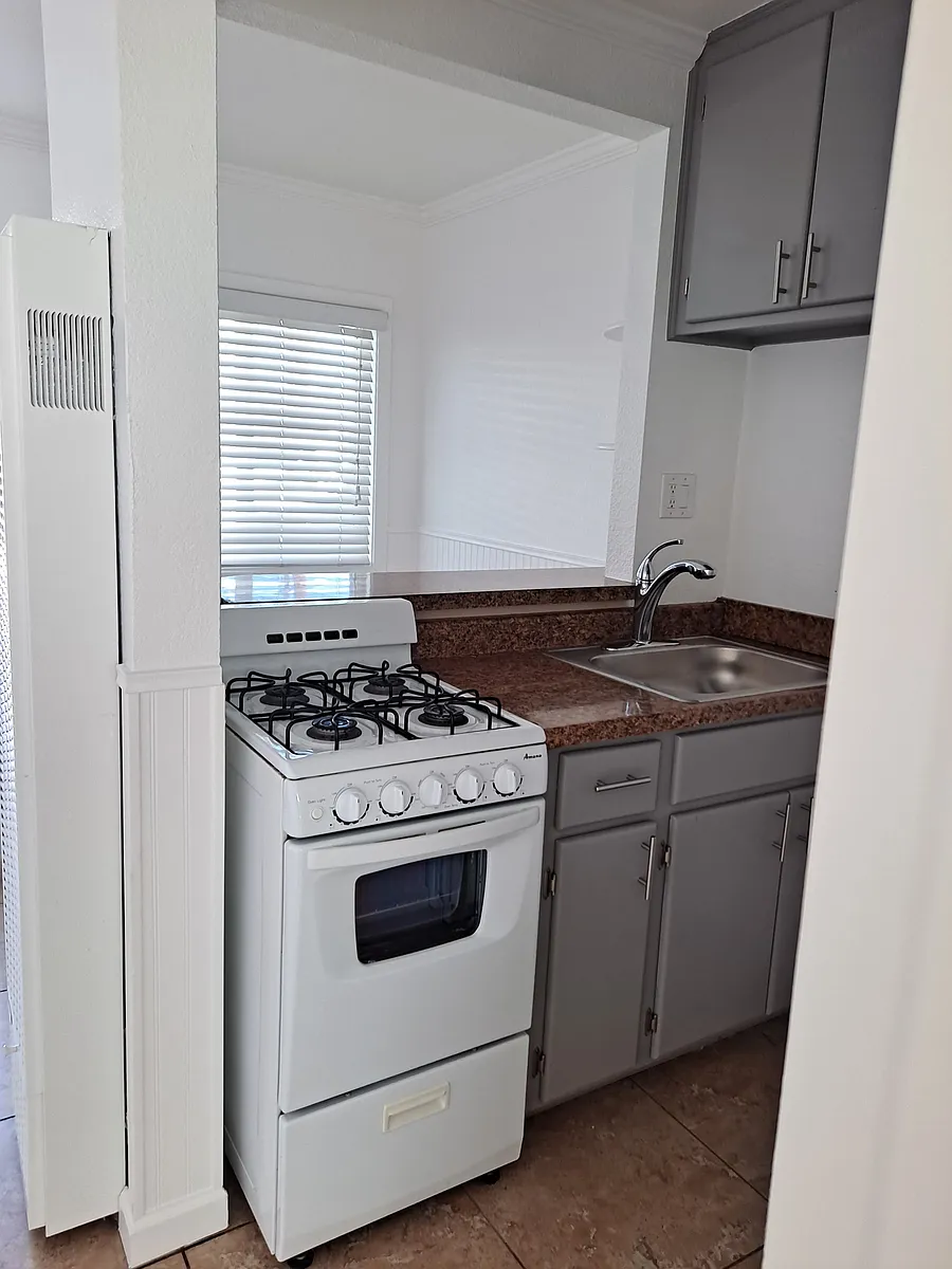 Building Photo - 2673 Magnolia Ave #B