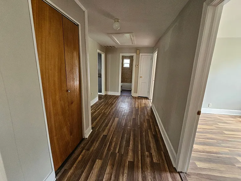 202 Crawford Rd — Photo 17