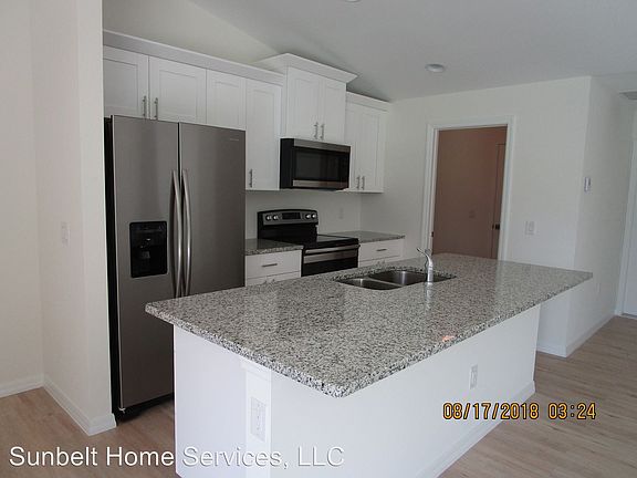 4th image of 3814 NE 17th Ave