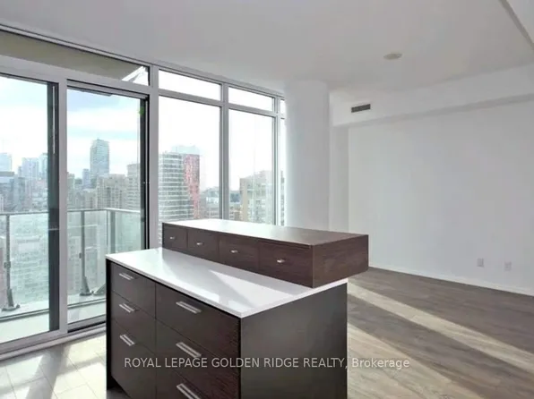 75 Saint Nicholas St #3203, Toronto, ON M4Y 0A5