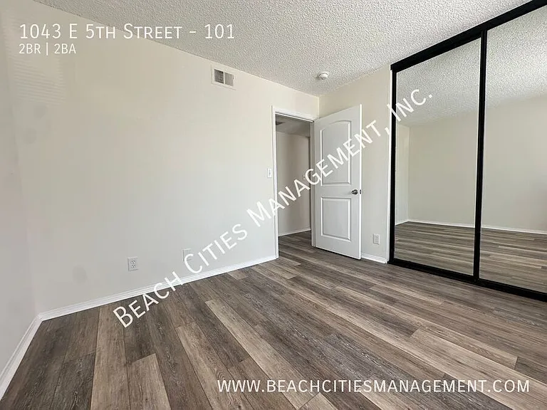 1043 E 5th St #101 — Photo 26