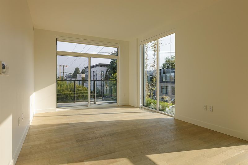 Vancouver Apartment for rent - 2 Bedrooms — photo 2