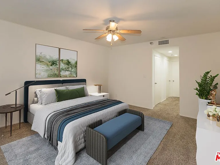 410 S Barrington Ave #205 — Photo 3