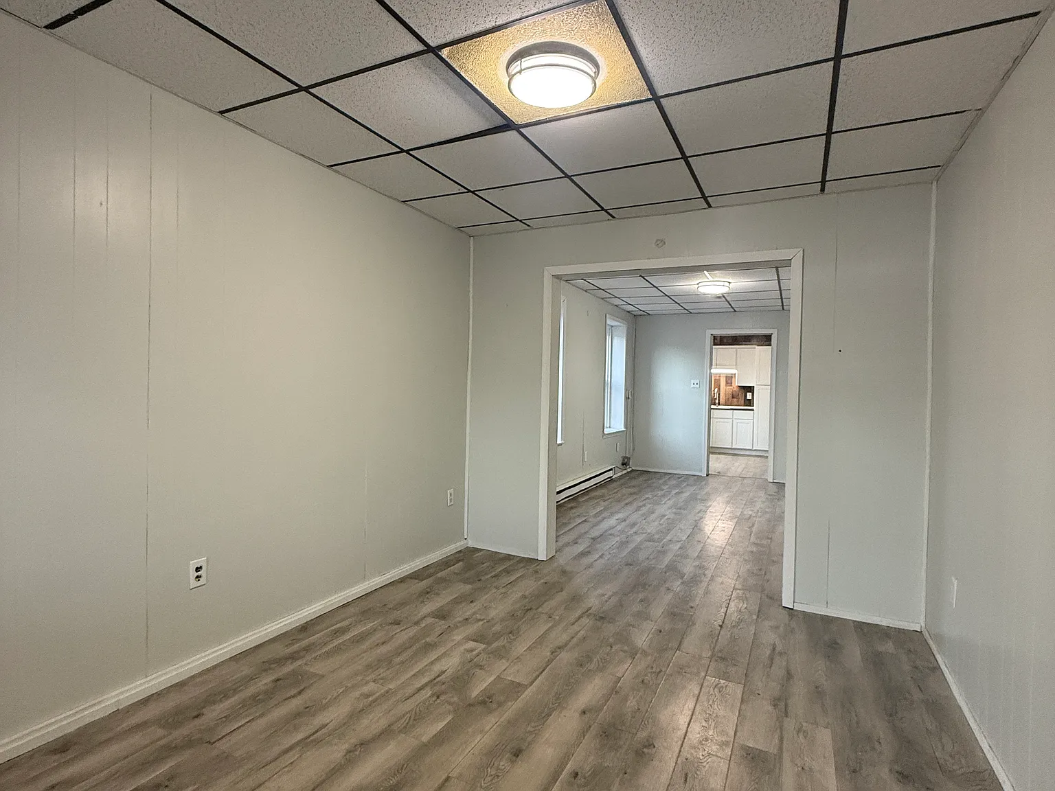 3 bed, 1.5 bath, 2000 sqft, $1,200 — Photo 3