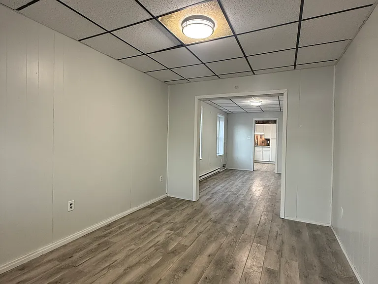 406-408 W Abbott St #1 — Photo 3