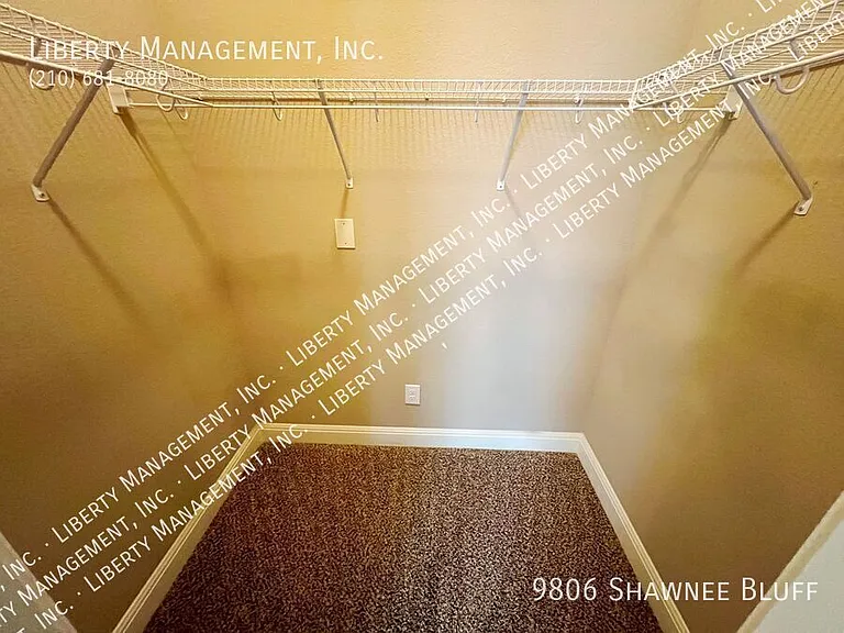 9806 Shawnee Blf — Photo 35