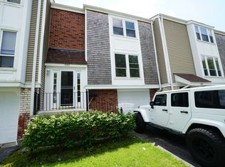 2085 Kettering Rd, Hoffman Estates, IL 60169