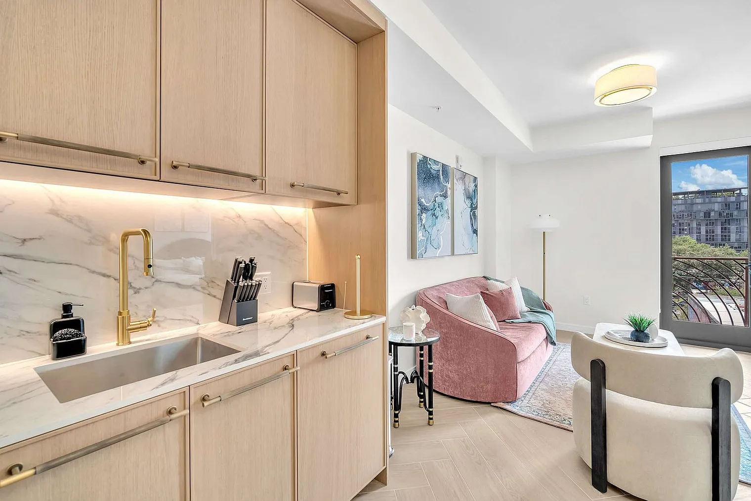 1 bed, 1.0 bath, 635 sqft, $2,514 — Photo 4