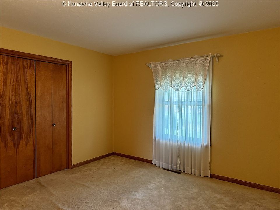 2nd image of 141 Shawnee Est
