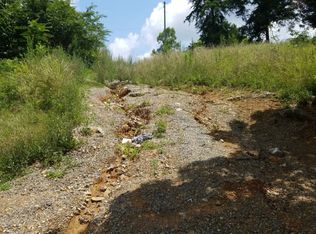 300 W Croxdale Rd, Morristown, TN 37813