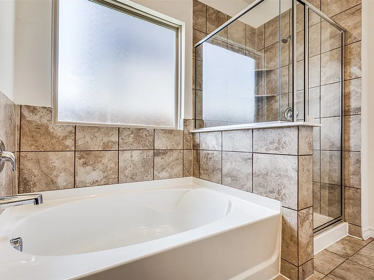 917 Waggoner Dr — Photo 13
