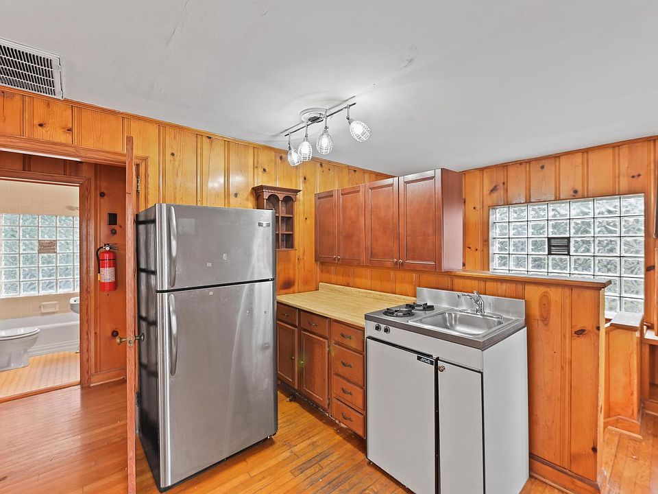 1st image of 2065 Springlake Dr NW
