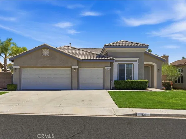 1228 Foothill Dr, Banning, CA 92220