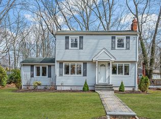 5 Valley Circle, Miller Place, NY 11764