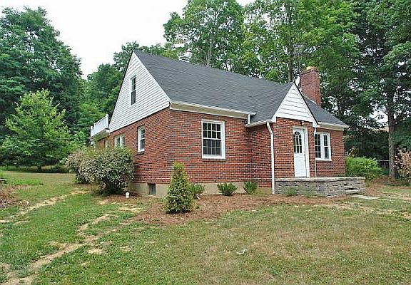 5th image of 201 Mountain View Dr