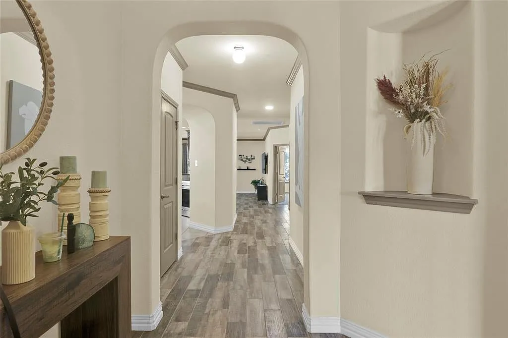 3 bed, 1740 sqft, $2,300 — Photo 4