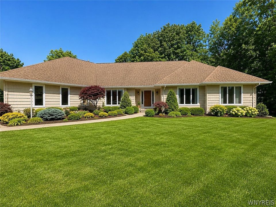 1st image of 30 Meadowbrook Dr