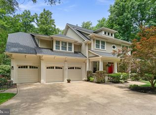 18429 Woodburn Rd, Leesburg, VA 20175