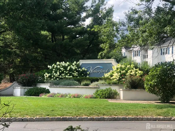 827 Waterford Dr, Edison, NJ 08817