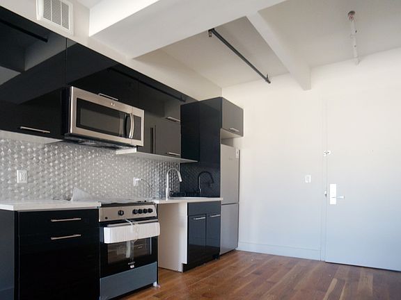 2nd image of 880 Dekalb Ave #428