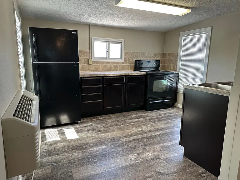 417 N Walnut St — Photo 26